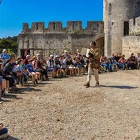 Cosy Avec Privatif En Provence Entre Arles Nimes Et Avignon 아파트 *
