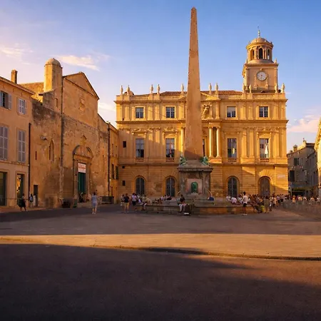 Cosy Avec Privatif En Provence Entre Arles Nimes Et Avignon 아파트 *